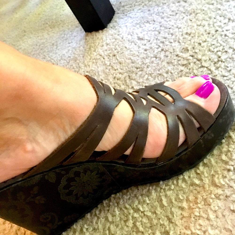 Cute boho wedge sandals!